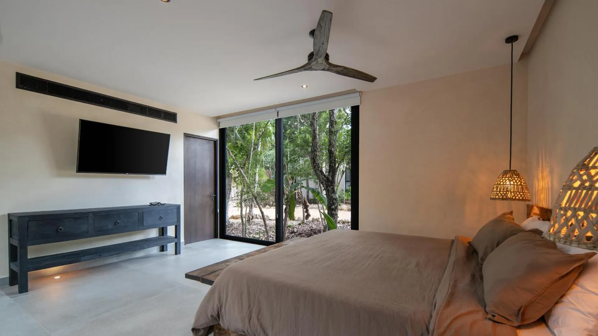Eco-Friendly Bungalows En La Selva De Tulum Villa