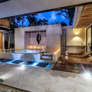  Villa Maracuyá: With 3 Jacuzzi, Private Pool, Chef&spa